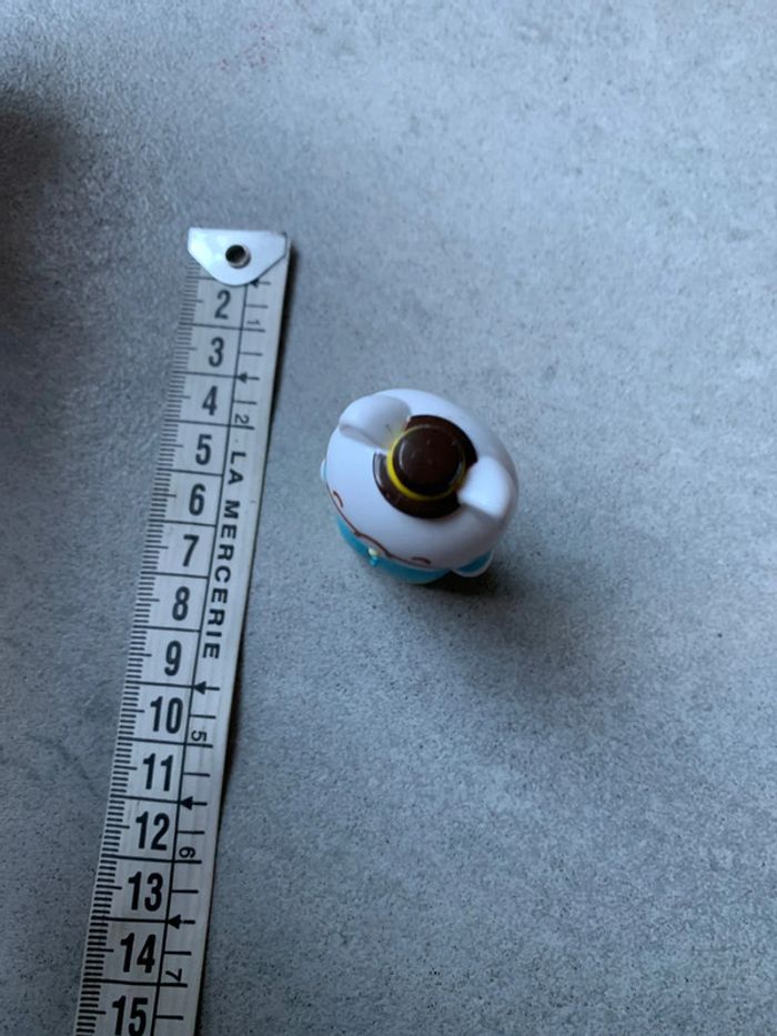 Figurine 2011 hello kitty garçon chapeau - photo numéro 2