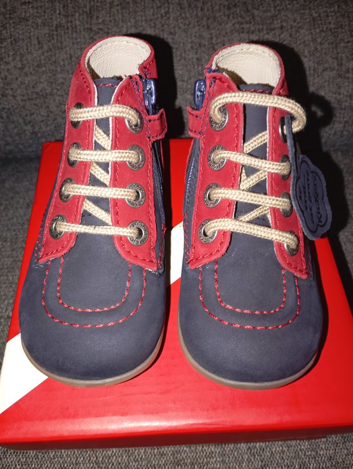 Kickers neuves mixte en taille 23 - photo numéro 2
