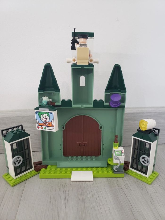 Lego 76138 Batman et l'évasion du Joker - photo numéro 4