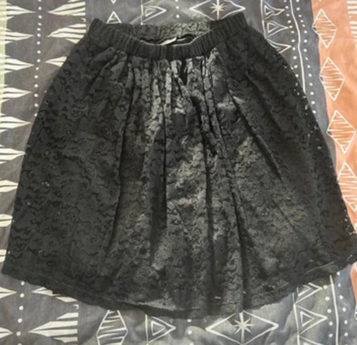 Jupe en dentelle doublée - Marque C&A - Taille M - 3€ - photo numéro 5