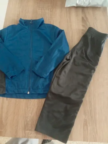 🌹ensemble  de sport 4 ans 🌹