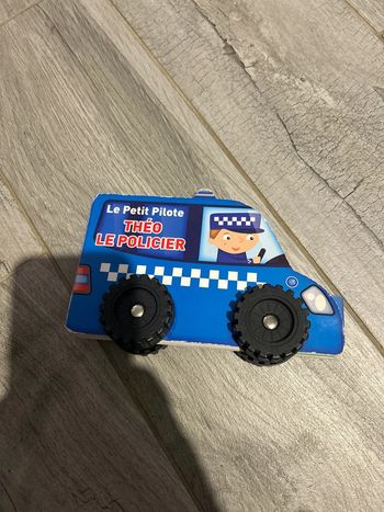 Livre Théo le policier