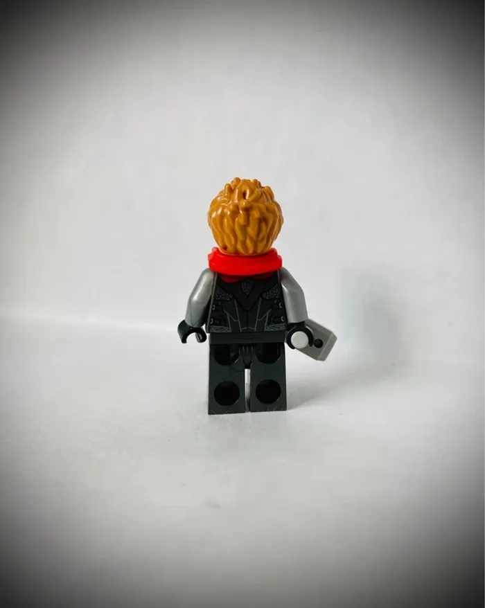 Minifigurine LEGO Marvel Super Heroes sh756 - Thor avec une écharpe Rouge - Très bon état - photo numéro 5