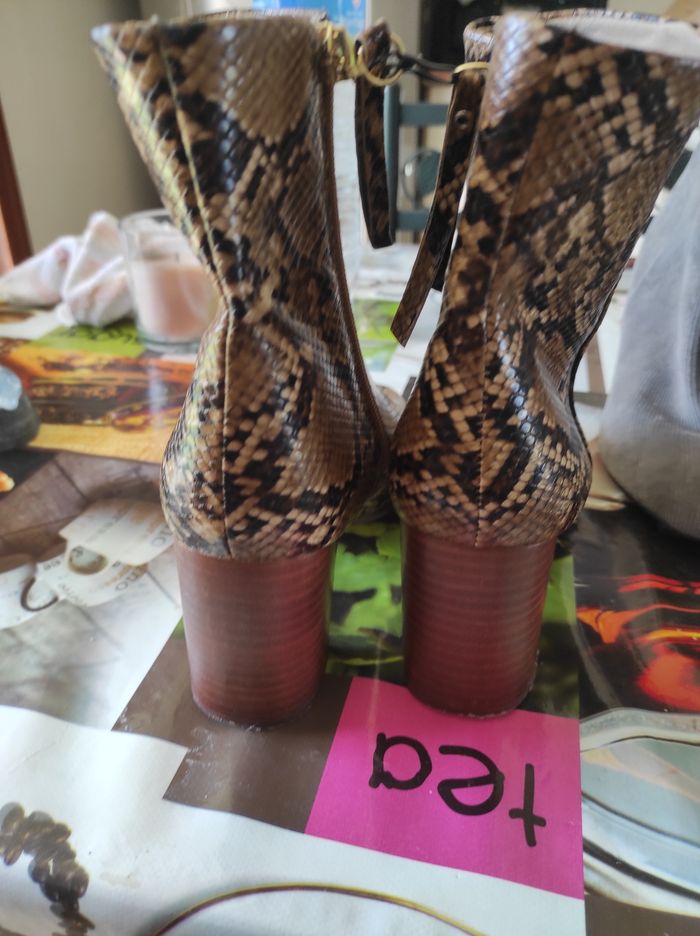 Vend une paire de bottes pour femmes en 39 - photo numéro 2