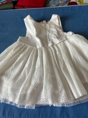 1 robe de cérémonie 3 mois