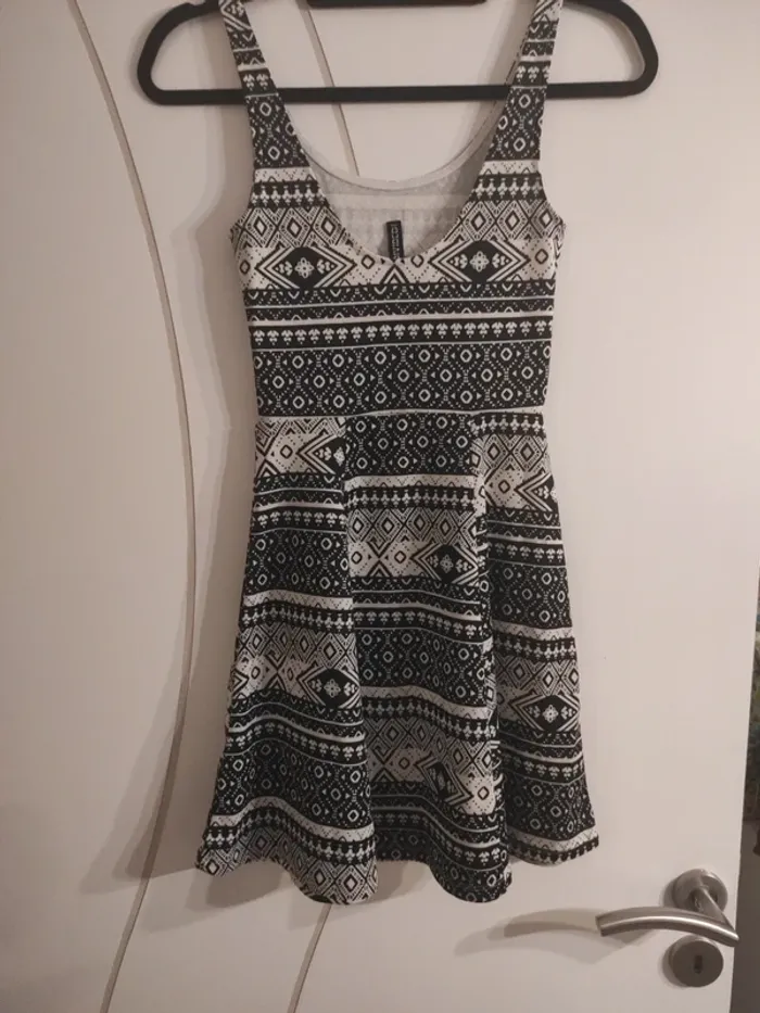 Robe motif noir, H&M T32/12ans - photo numéro 2