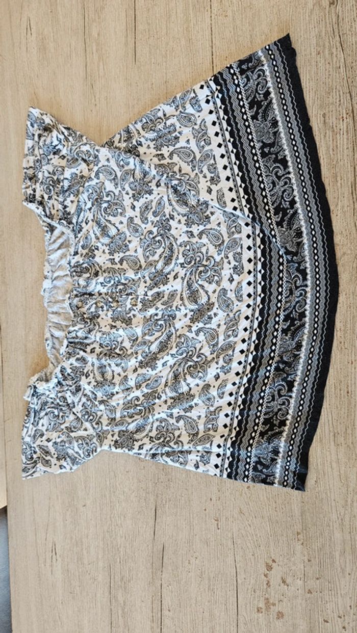 Blouse courte, manches courtes, noire et blanche, ESTVL, taille L, peu mise - photo numéro 3