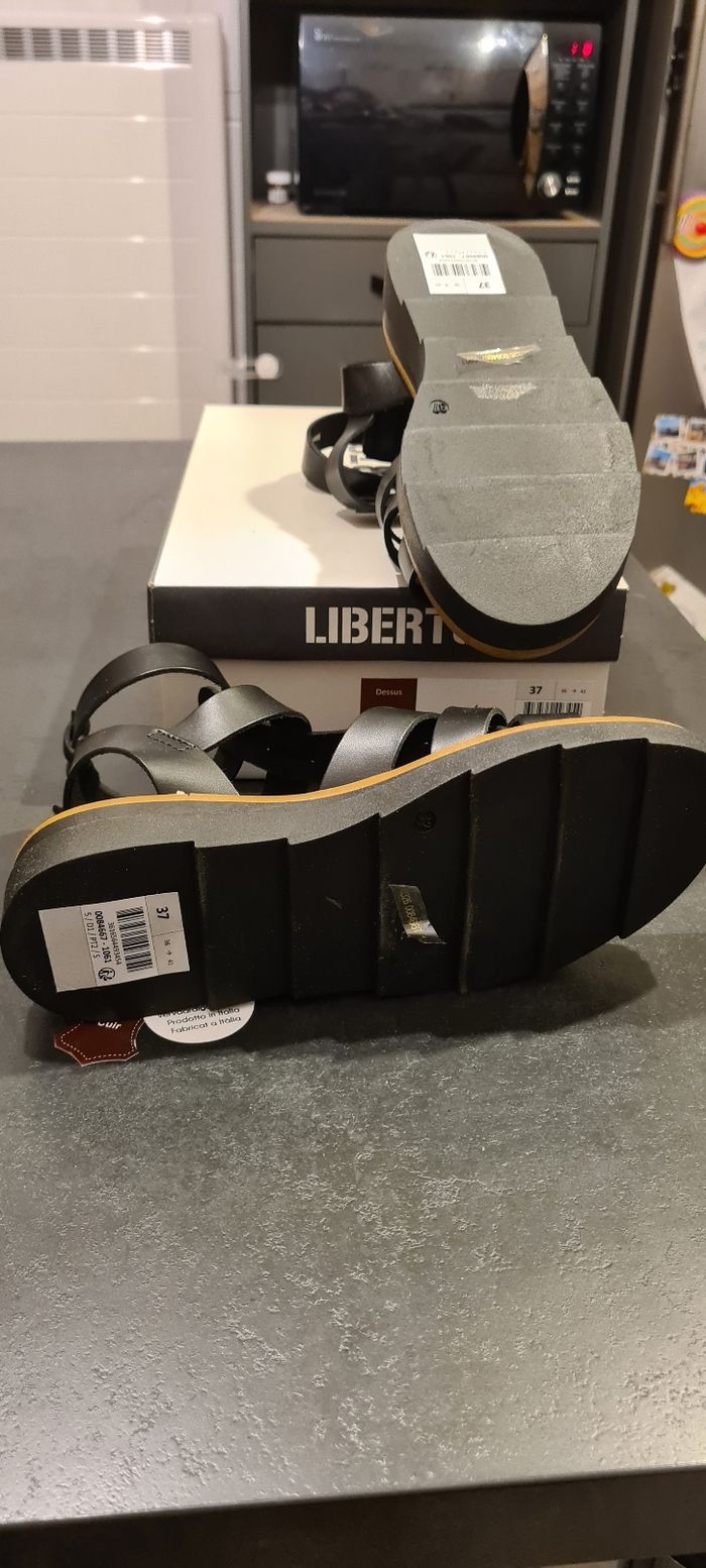 Nu-pieds/ spartiates  liberto neuve 37 - photo numéro 3