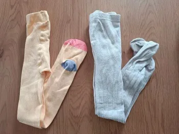 Lot deux collants 3-4ans/ pointure 23-26 H&m et kiabi