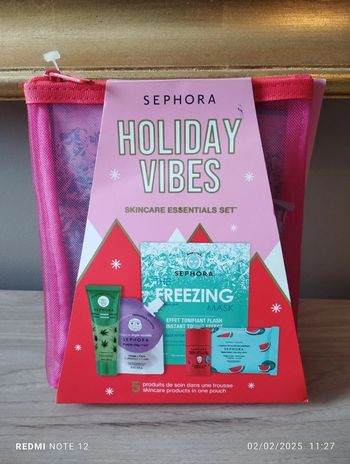 Sephora trousse avec 5 soins neuf jamais ouvert