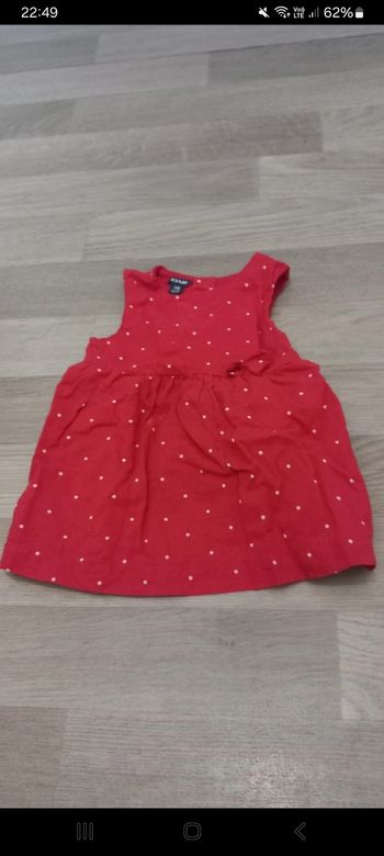 Robe rouge a poid blanc avec petit noeud marque kiabi 3 mois
