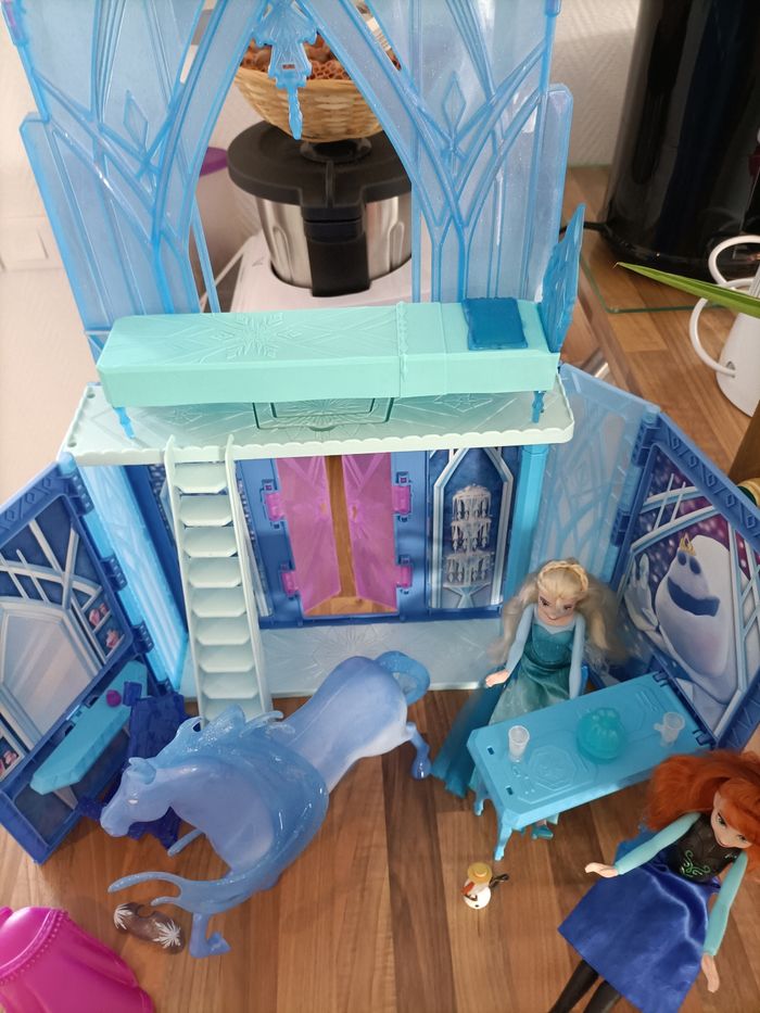 Château Palais des Glaces Reine des Neiges+ Elsa + Olaf + Anna + Nok le cheval - photo numéro 5