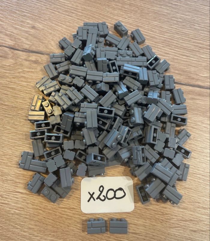 Lot de 200 bricks LEGO type Mur gris foncé 2x1 réf 6000311