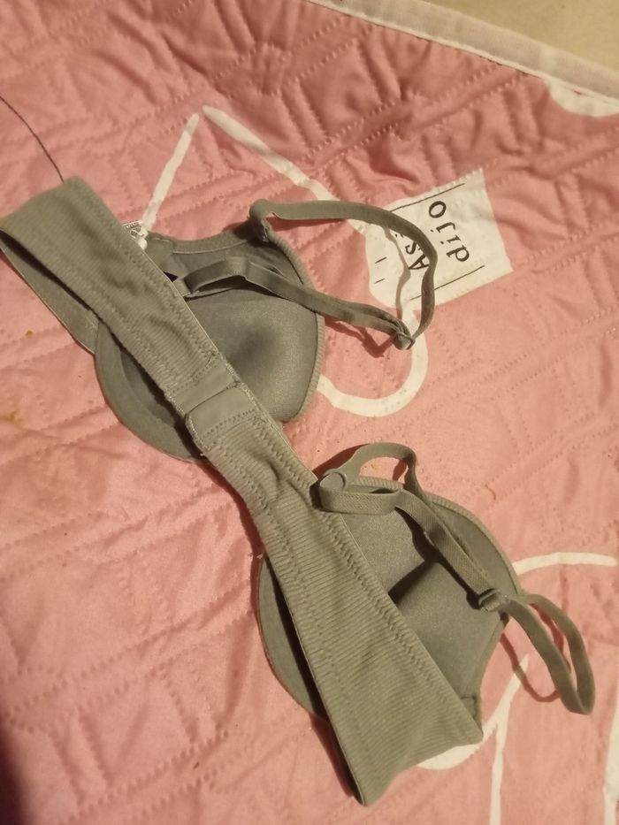 Soutien gorge (-4) - photo numéro 4