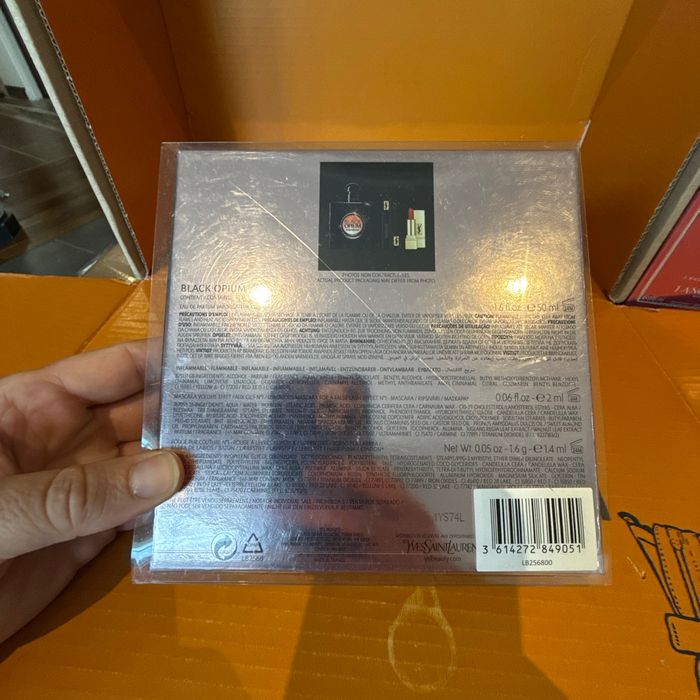 Coffret, parfum Yves, Saint-Laurent, Black opium - photo numéro 3