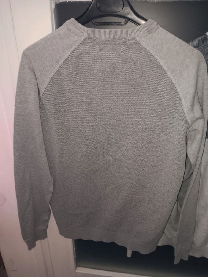Deux pulls taille m Jules gris et bleu, style casual moderne - photo numéro 6