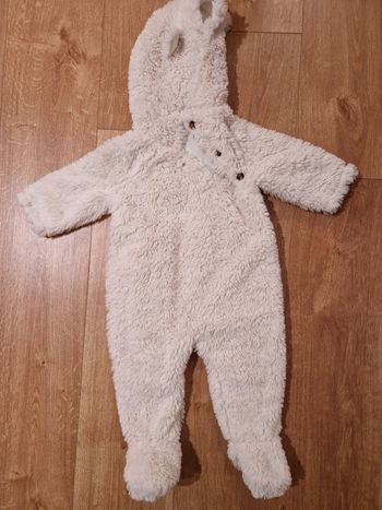 Combinaison peluche