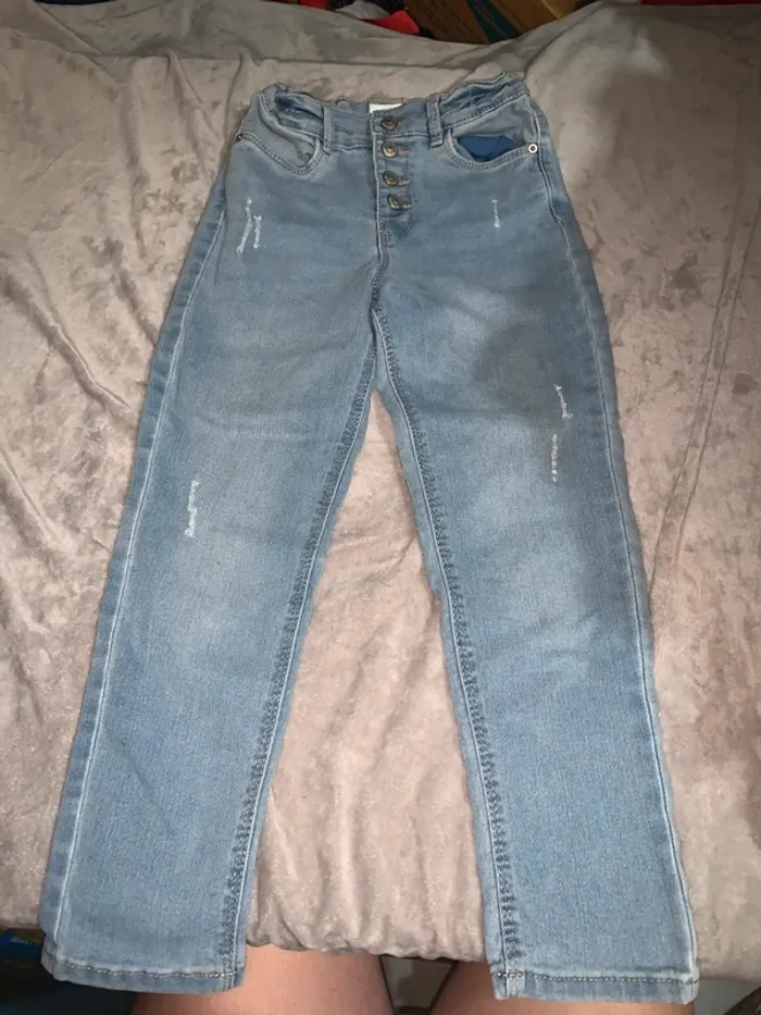 Jean bleu clair, effet usé vintage