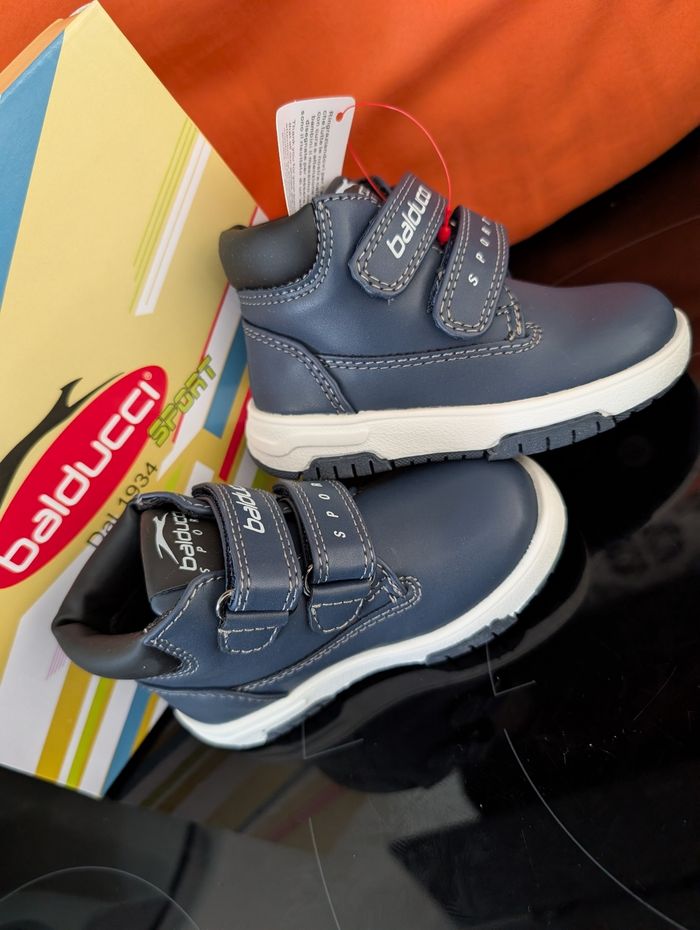 Chaussures garçon. Taille 21. Neuf. Balducci - photo numéro 10