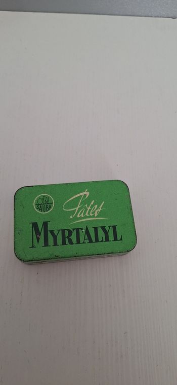 Ancienne boîte de pastilles myrtalyl 