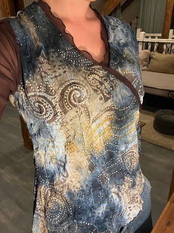 Haut asymétrique bleu et marron avec sequins 