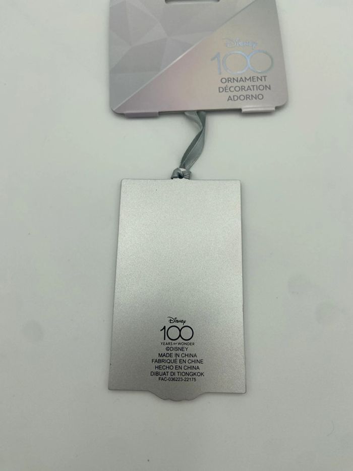 Disney 100 cast member exclusif ornement métal 100th anniversaire - photo numéro 3