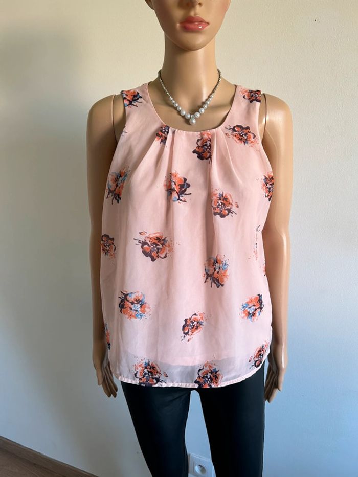 Blouse rose et fleurie sans manches Vero Moda taille XS jamais portée
