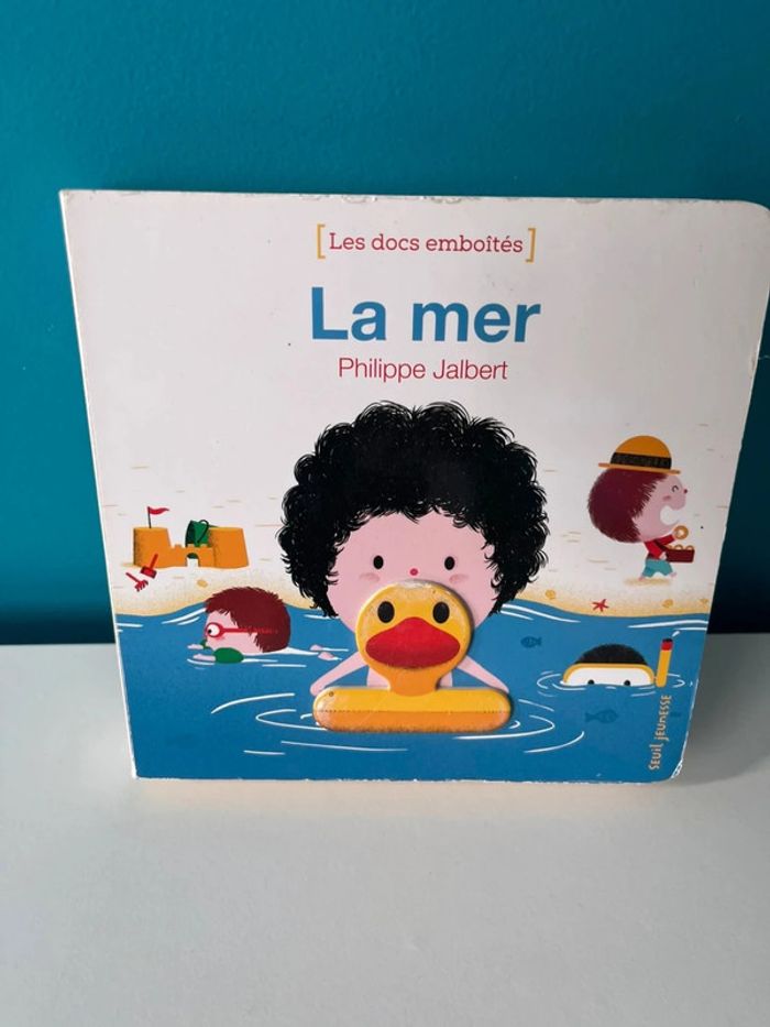 Livre à relief les docs emboîtés la mer