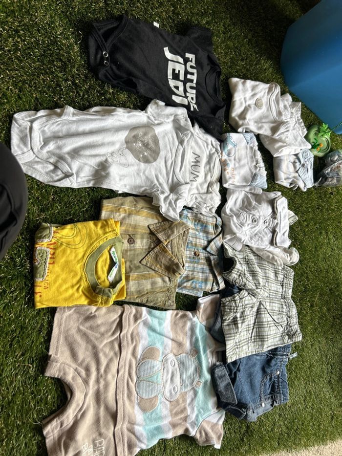 Lot de 14 vêtements en 3 mois