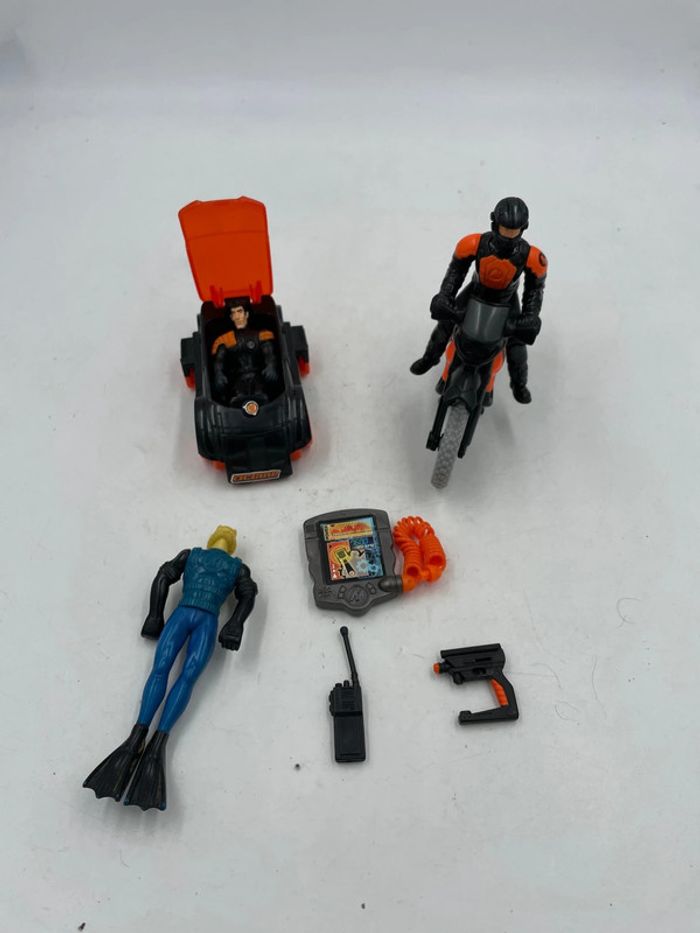 Lot de 3 figurines + 2 véhicules et accessoires Action Man Hasbro