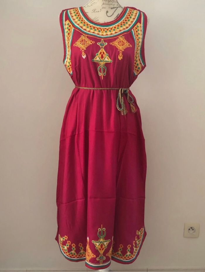 Djellaba rose fuchsia avec broderies