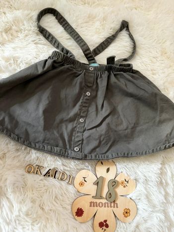 Jupe kaki à bretelles