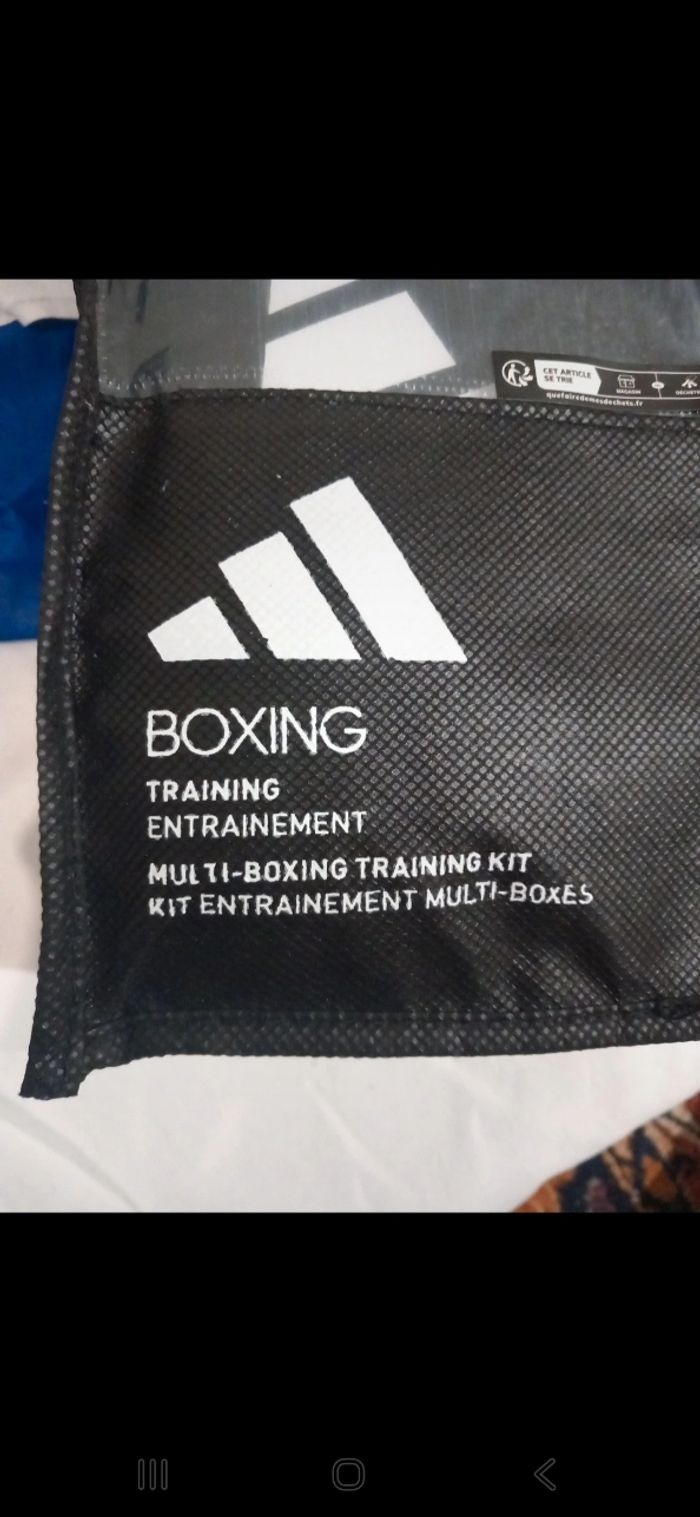 Gant de boxe adidas plus des bandage et protège dents neuf avec étiquettes  taille 14 oz - photo numéro 3
