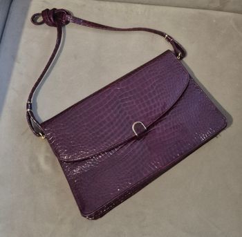 Sac vintage effet croco bordeaux bandoulière réglable