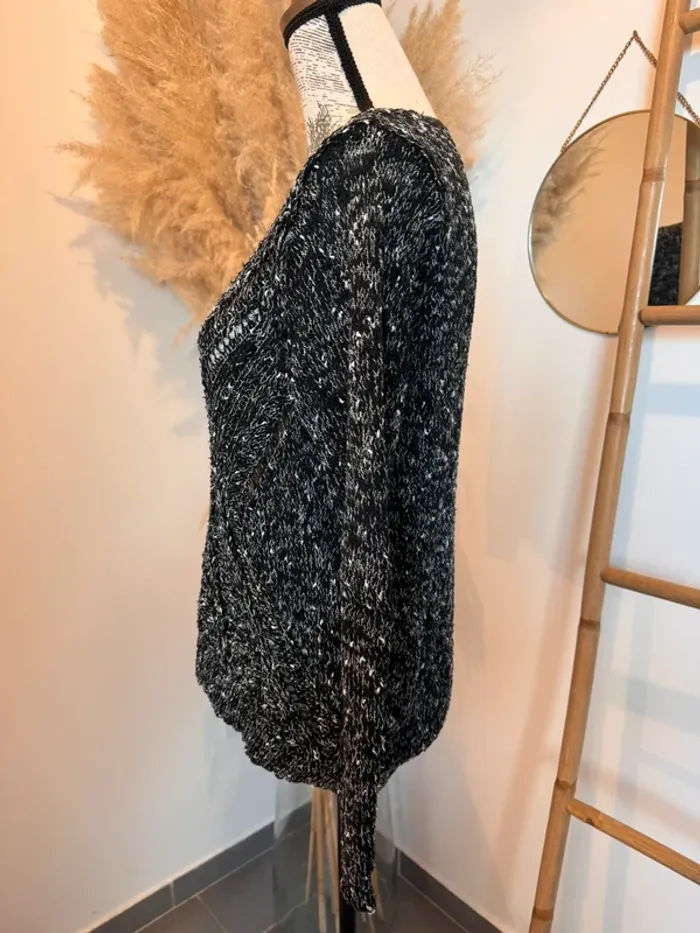 Pull noir et blanc ajouré - photo numéro 4