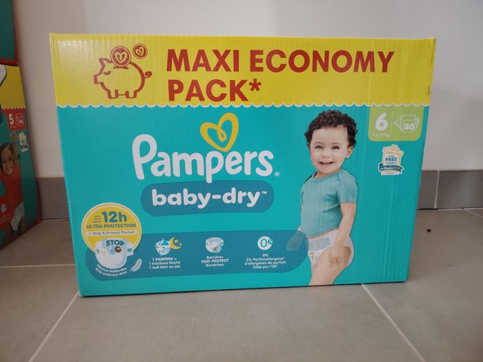 1 carton de 80 couches pampers baby-dry en taille 6