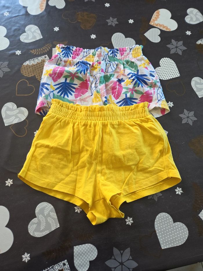Lot 2 shorts 6a