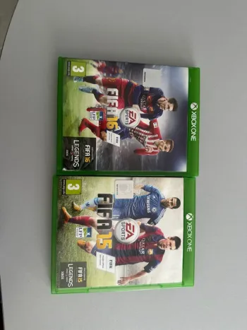 Jeux vidéos Xbox One Fifa 15 Fifa 16