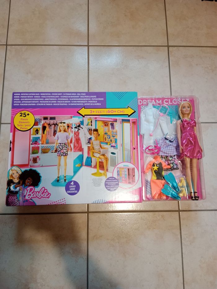 Dressing deluxe Barbie