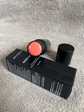 Bare you juicy apricot Younique 