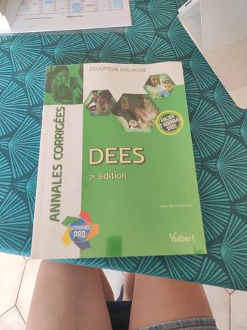 Livre DEES annales corrigées