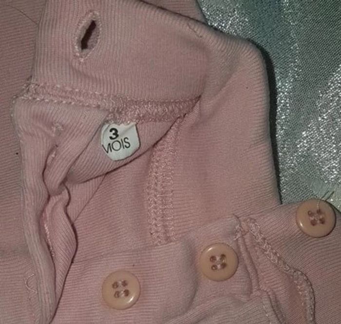 T-tshirt fille col roulé 3 mois 0€50 -50% dès 2 achetés - photo numéro 3