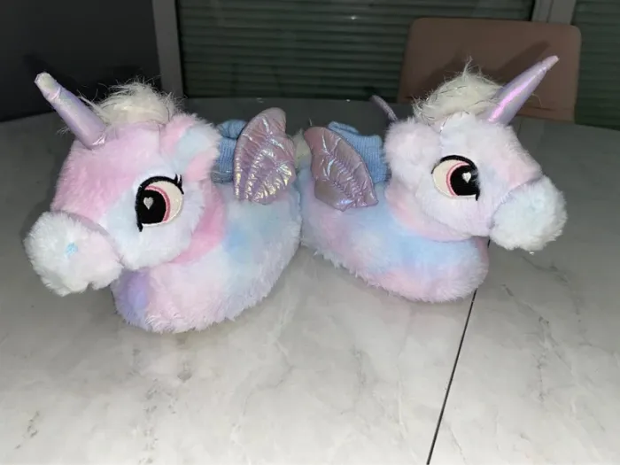 Chaussons peluche licorne - photo numéro 2