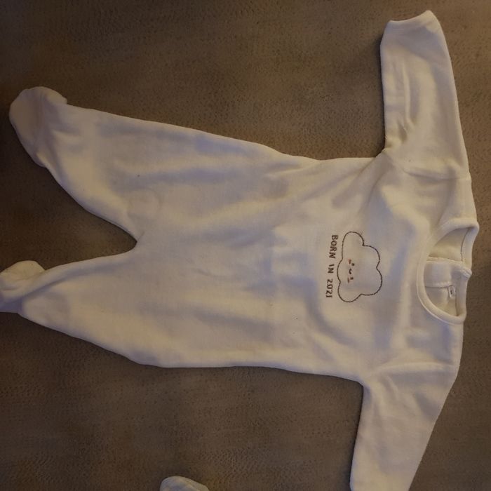 Lot 14  pyjama 1 mois - photo numéro 10