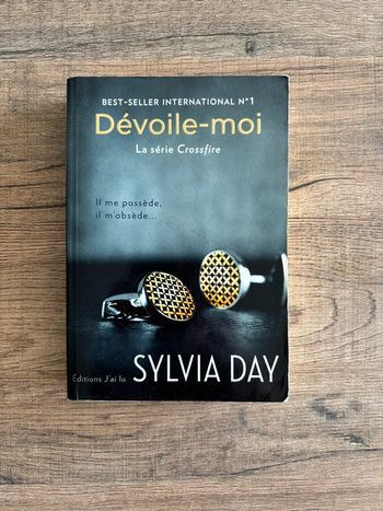 livre Crosstire T1: Dévoile-moi de Sylvia
