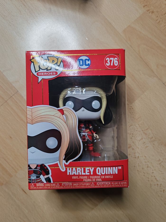 Figurine Pop Harley Quinn 376 et Figurine Pop The Joker 375 - photo numéro 3