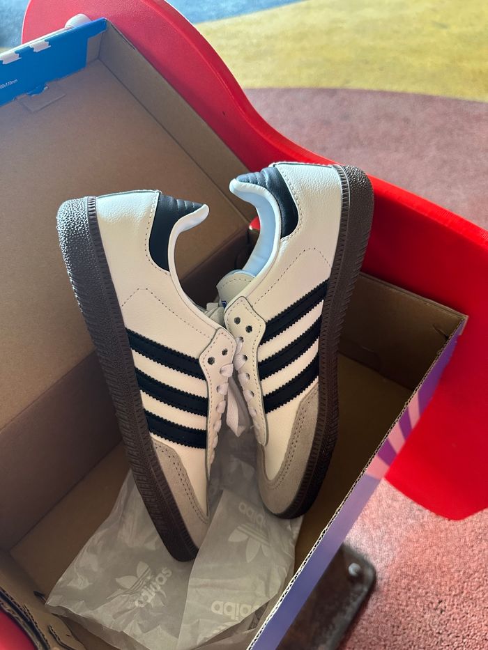 Baskets Adidas taille 36 - photo numéro 4