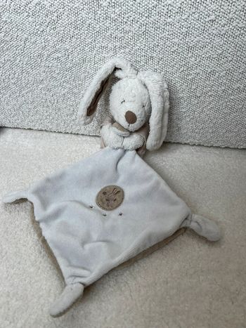 Doudou mouchoir lapin blanc et beige pommette