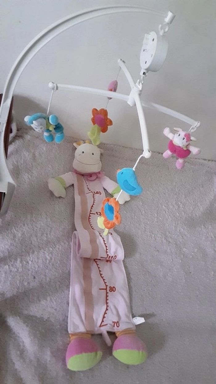 Mobile musical + toise vache offerte