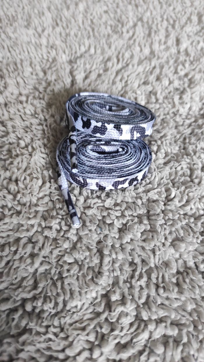 ⚫ Lacets camouflage noir – 120 cm (édition urbaine)